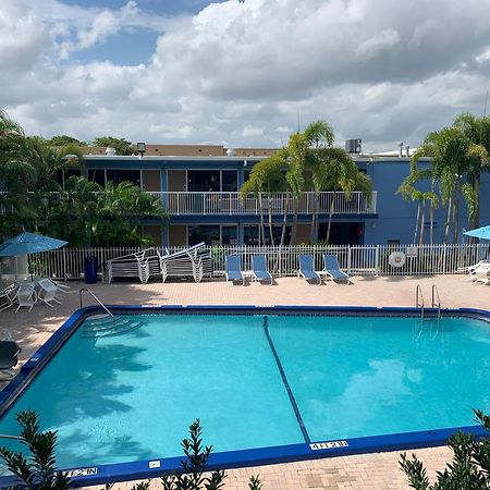 Rodeway Inn & Suites Fort Lauderdale Airport & Cruise Port Dania Beach Bagian luar foto
