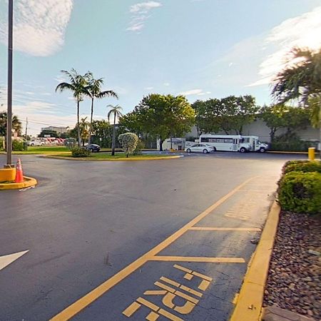 Rodeway Inn & Suites Fort Lauderdale Airport & Cruise Port Dania Beach Bagian luar foto