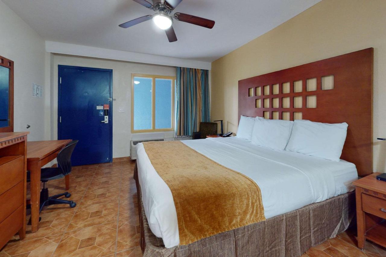 Rodeway Inn & Suites Fort Lauderdale Airport & Cruise Port Dania Beach Bagian luar foto