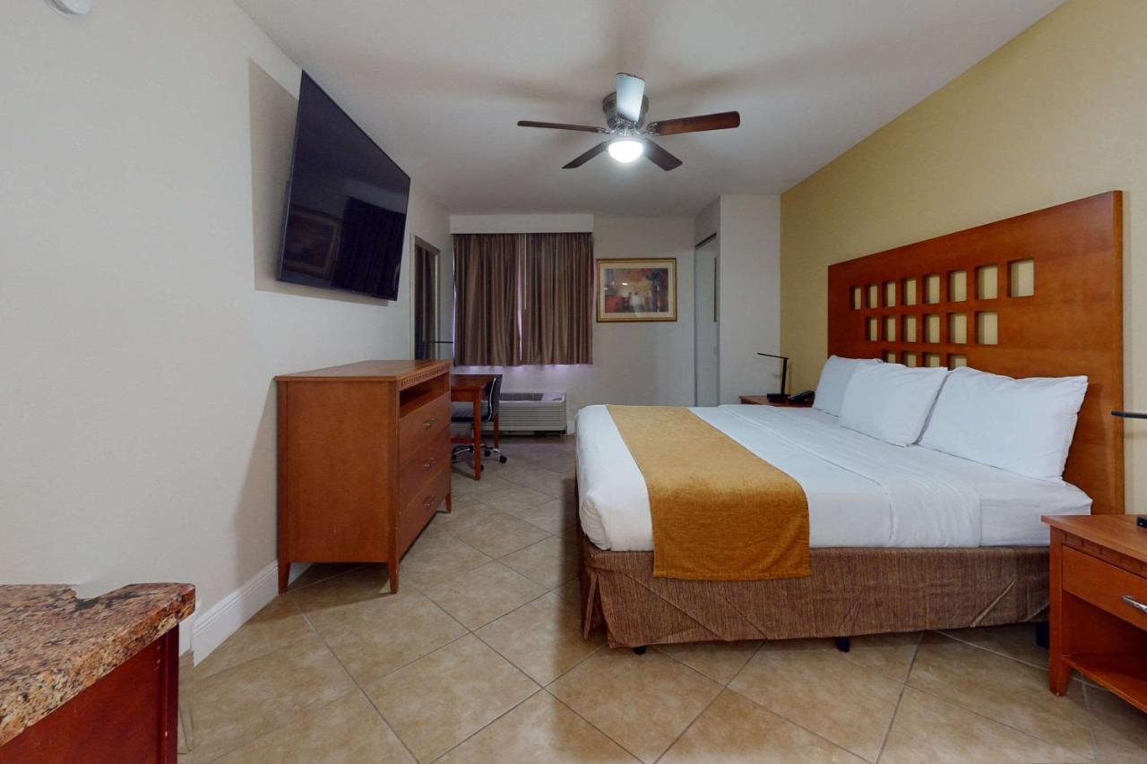 Rodeway Inn & Suites Fort Lauderdale Airport & Cruise Port Dania Beach Bagian luar foto