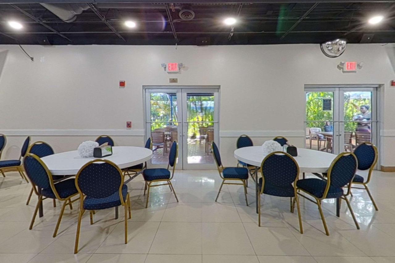 Rodeway Inn & Suites Fort Lauderdale Airport & Cruise Port Dania Beach Bagian luar foto