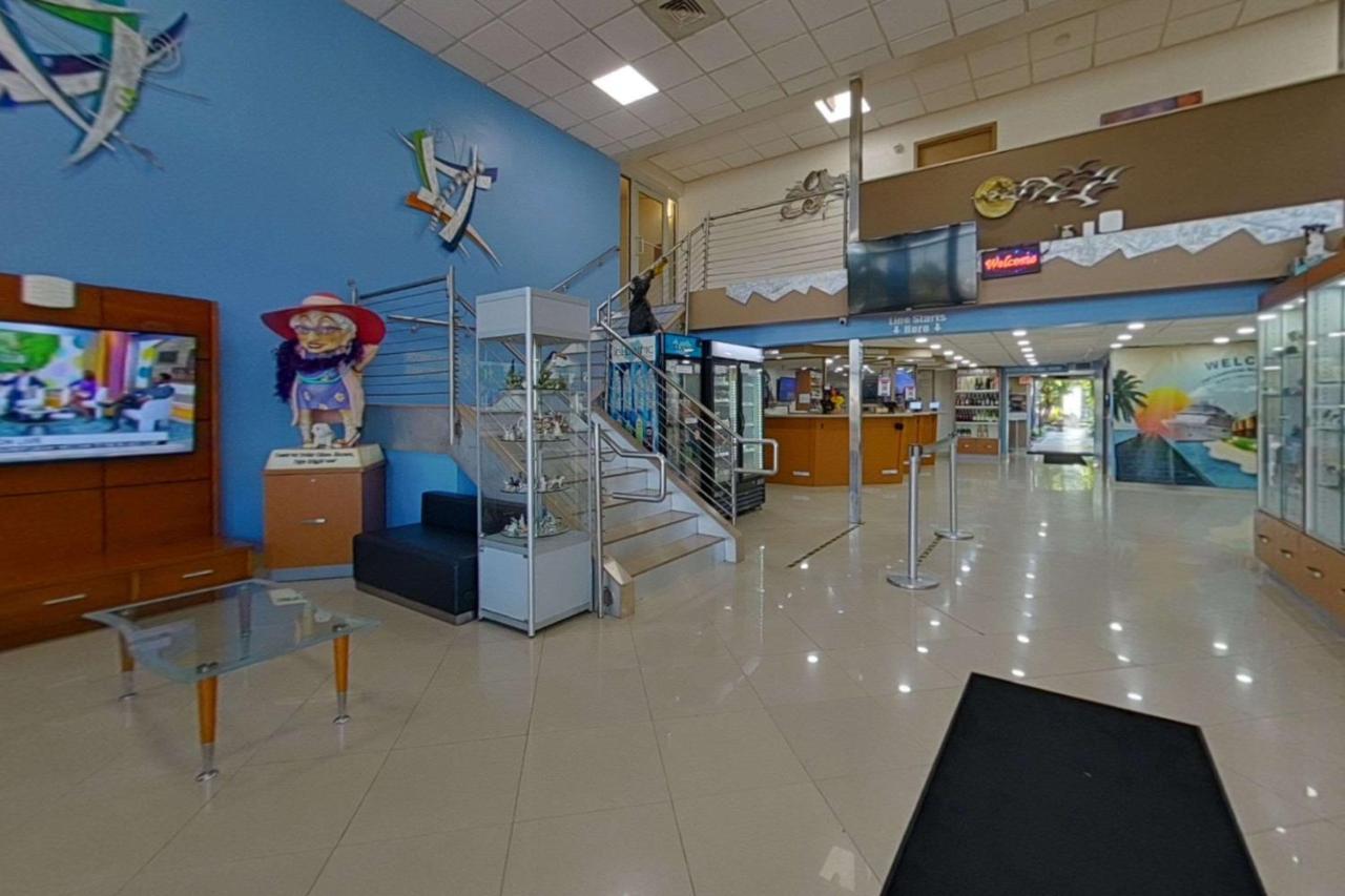 Rodeway Inn & Suites Fort Lauderdale Airport & Cruise Port Dania Beach Bagian luar foto