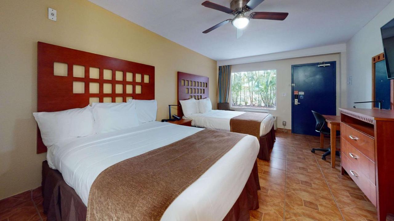Rodeway Inn & Suites Fort Lauderdale Airport & Cruise Port Dania Beach Bagian luar foto