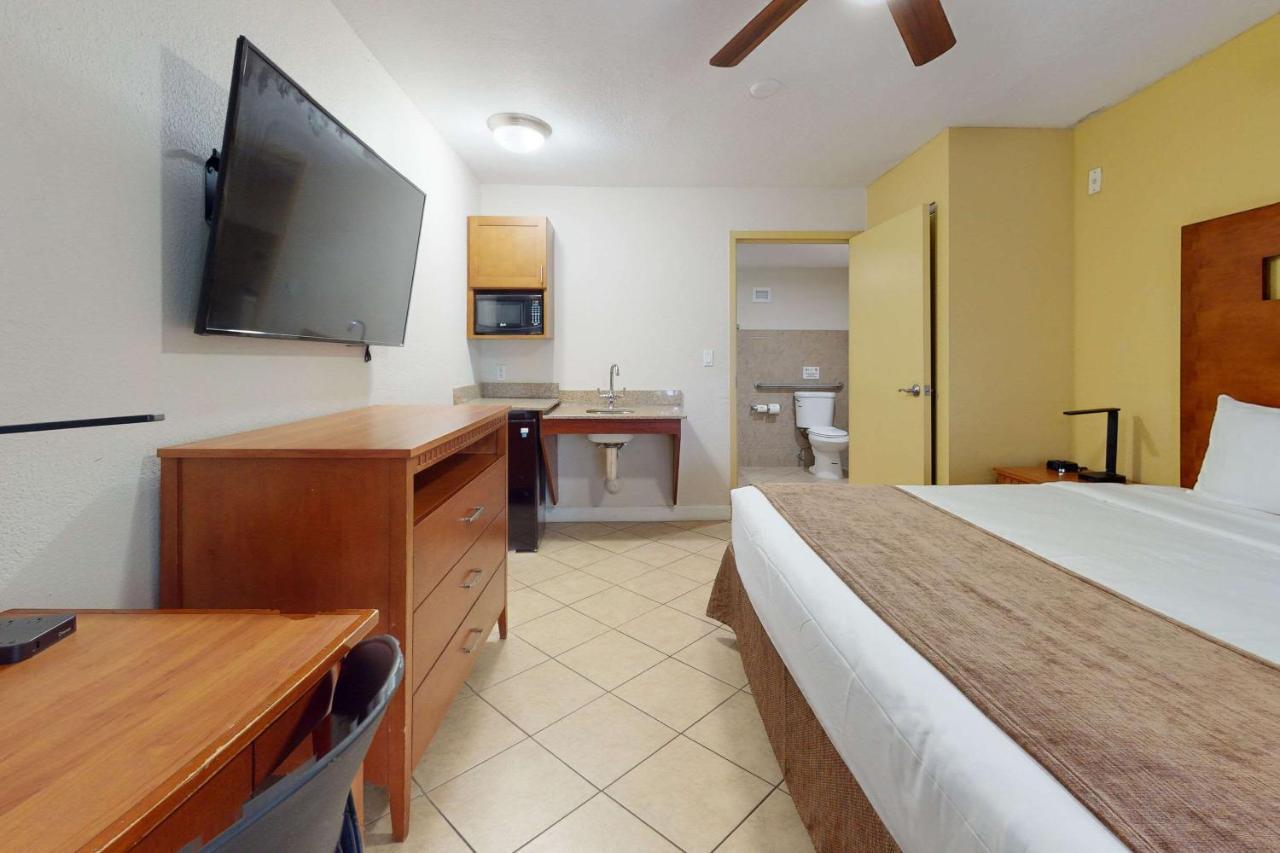 Rodeway Inn & Suites Fort Lauderdale Airport & Cruise Port Dania Beach Bagian luar foto