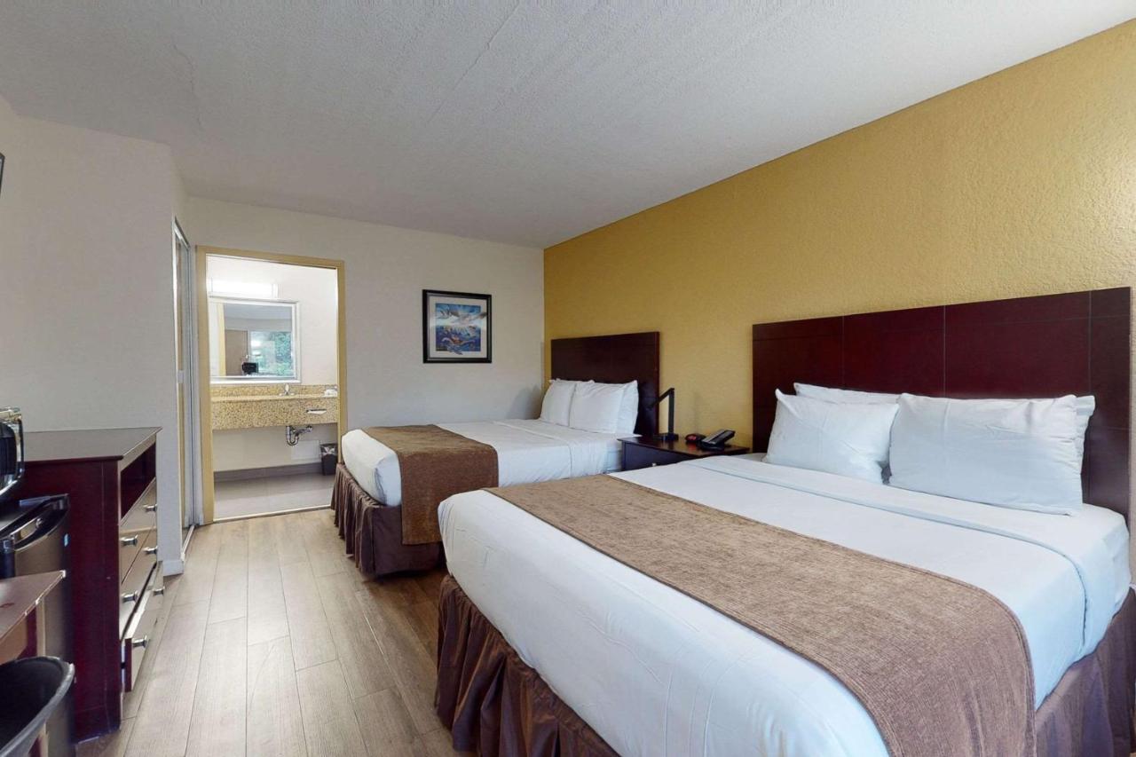 Rodeway Inn & Suites Fort Lauderdale Airport & Cruise Port Dania Beach Bagian luar foto