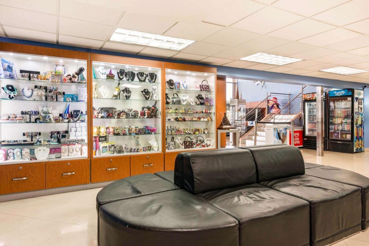Rodeway Inn & Suites Fort Lauderdale Airport & Cruise Port Dania Beach Bagian luar foto
